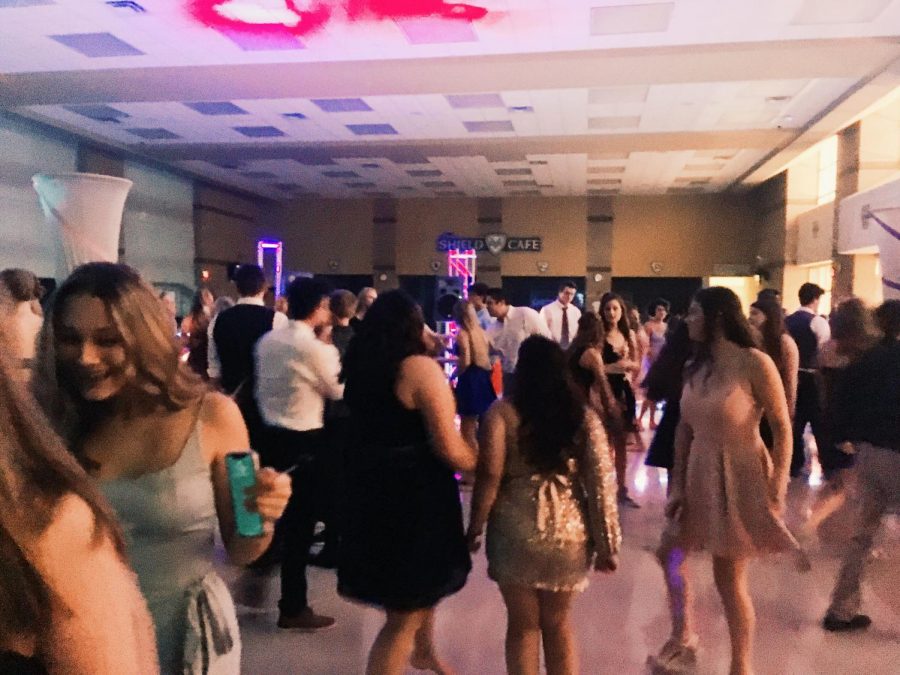 People Dancing Hoco