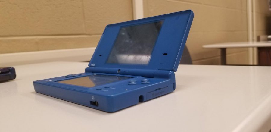 Side view of open DS