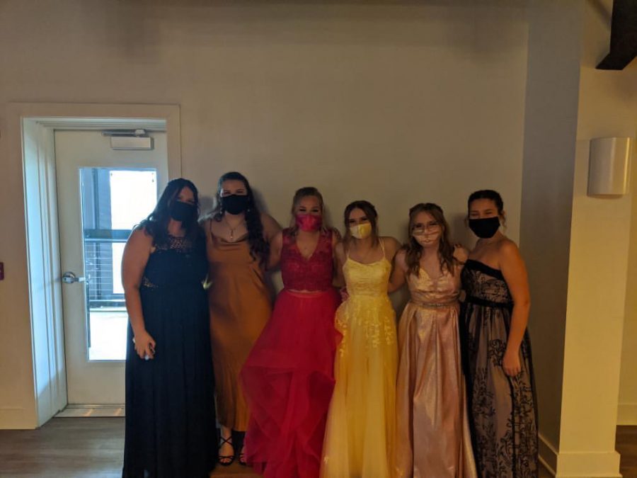 Group of friends getting together before Prom starts.