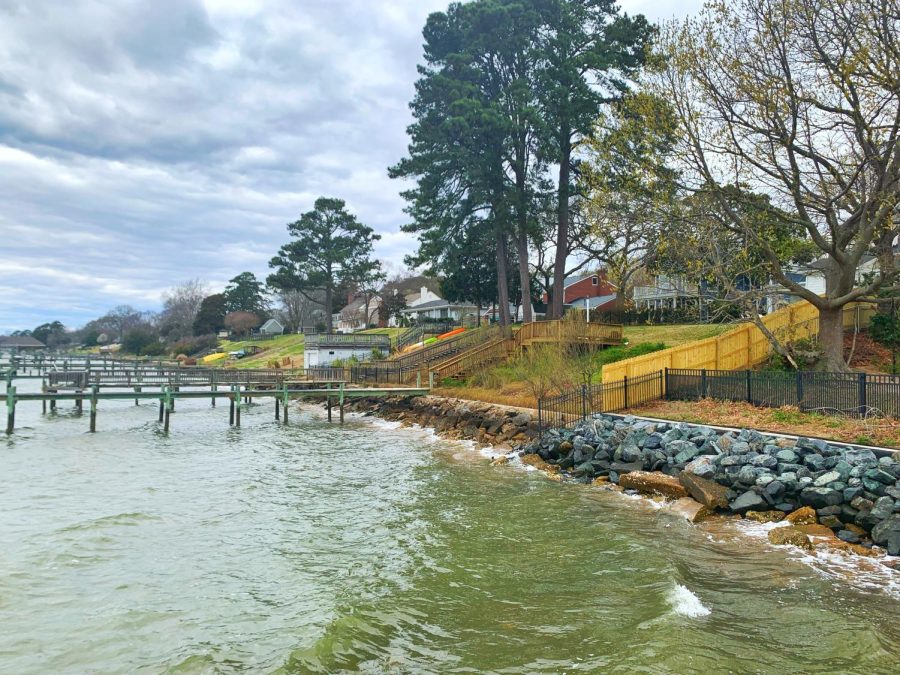 Docks and beachfront homes on the James River