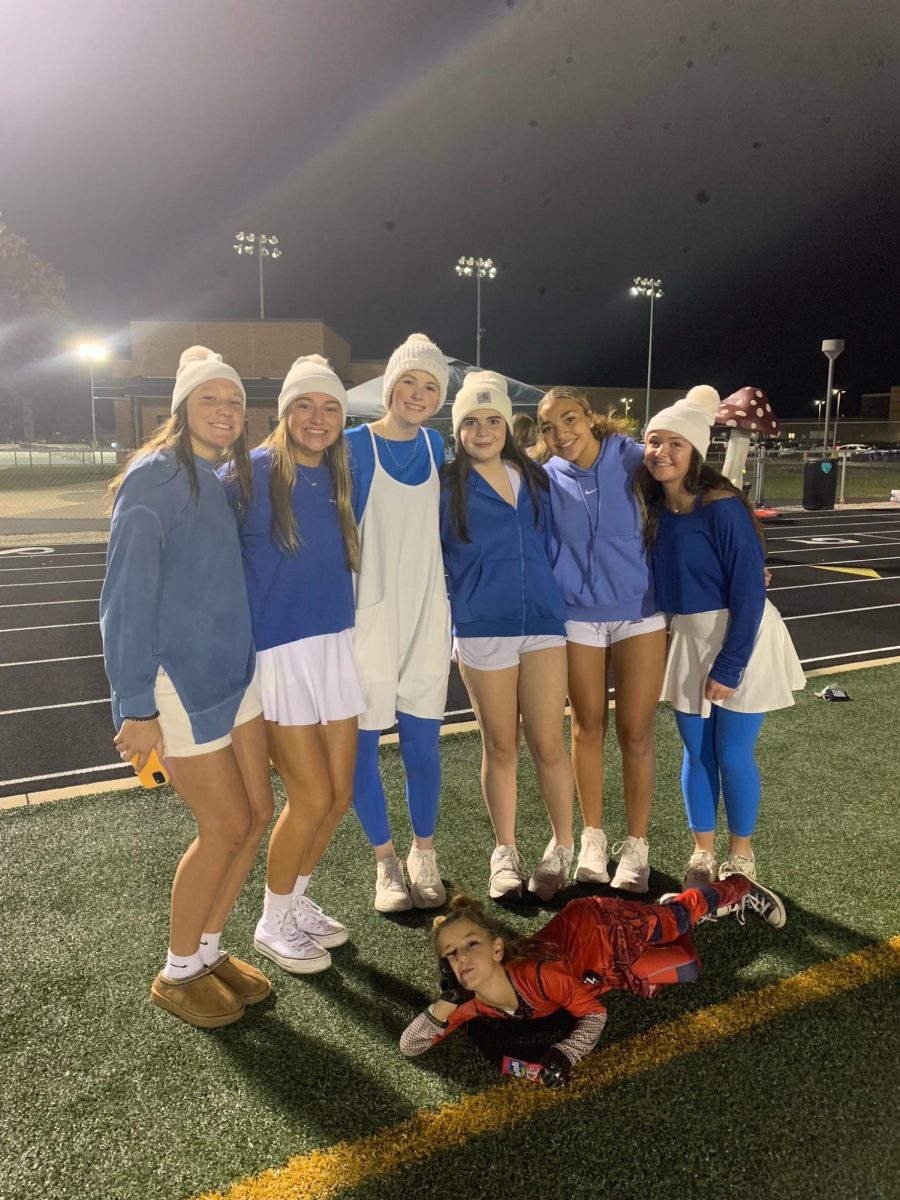 All the themes were put in a competition, and the winner this year was the volleyball team who dressed as smurfs. 
